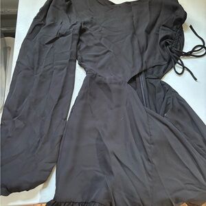 Lulu's Black V-Neck Long Sleeve Romper